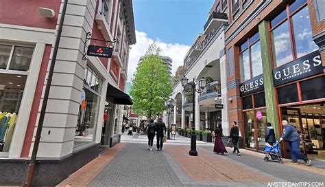 prada designer outlet roermond|outlet roermond openingstijden.